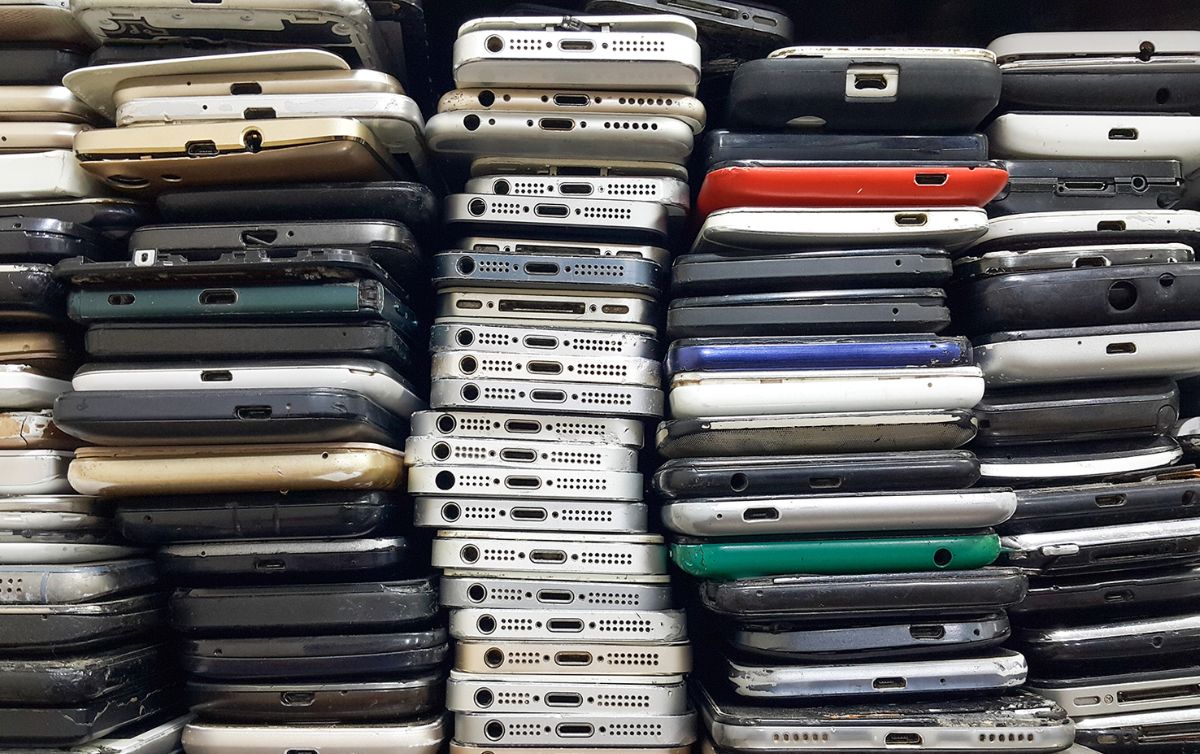 Support for Italian Market and Local Economy of Second Hand Mobile Phones