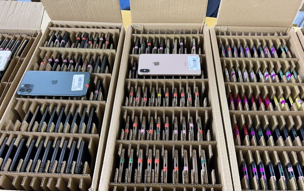 Examine Logistics and Shipping Capabilities of Wholesale Mobile iPhone